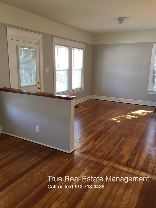 Building Photo - 493 Pedretti Ave