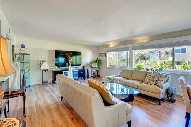 Building Photo - 13561 Table Rock Dr