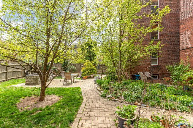 Foto del edificio - 764 Cambridge St