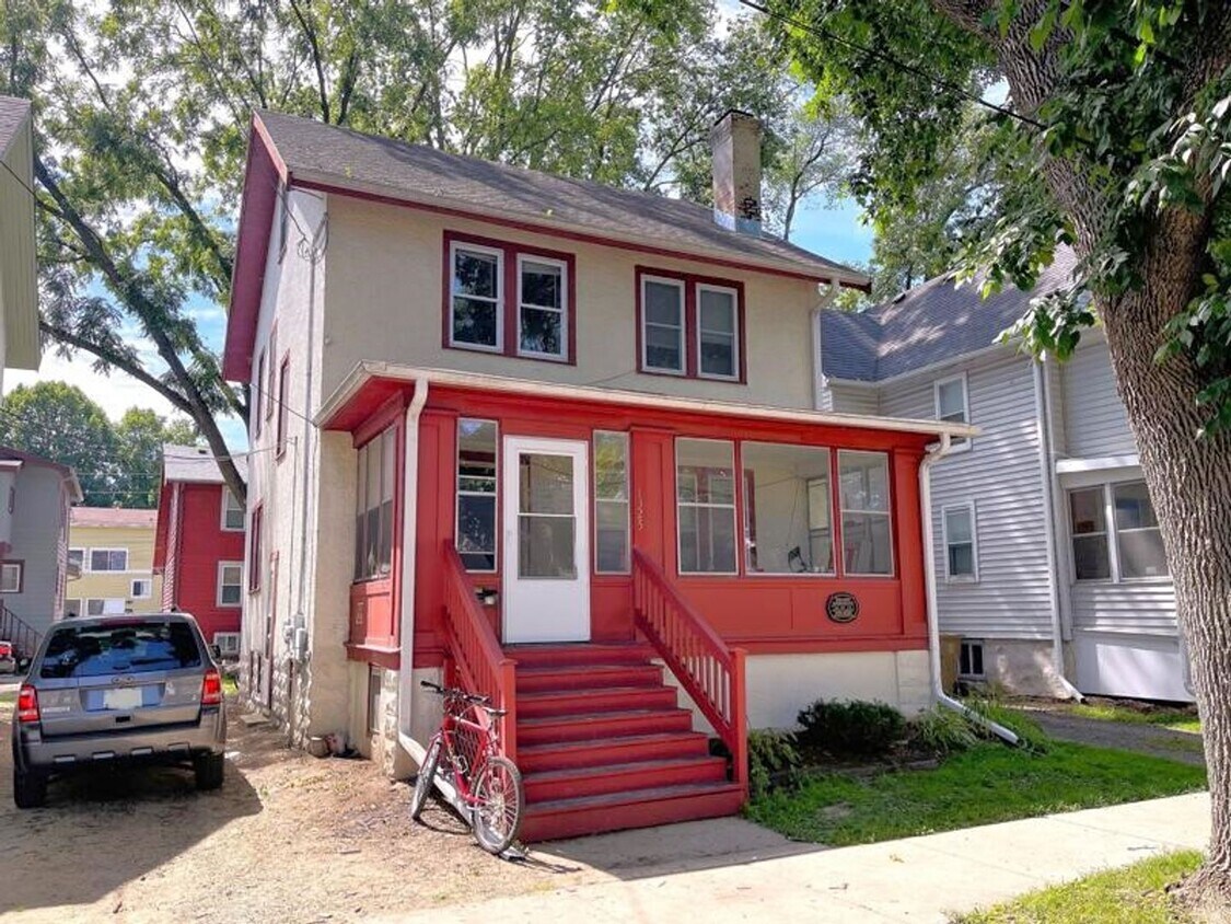 Foto principal - 1325 Milton St