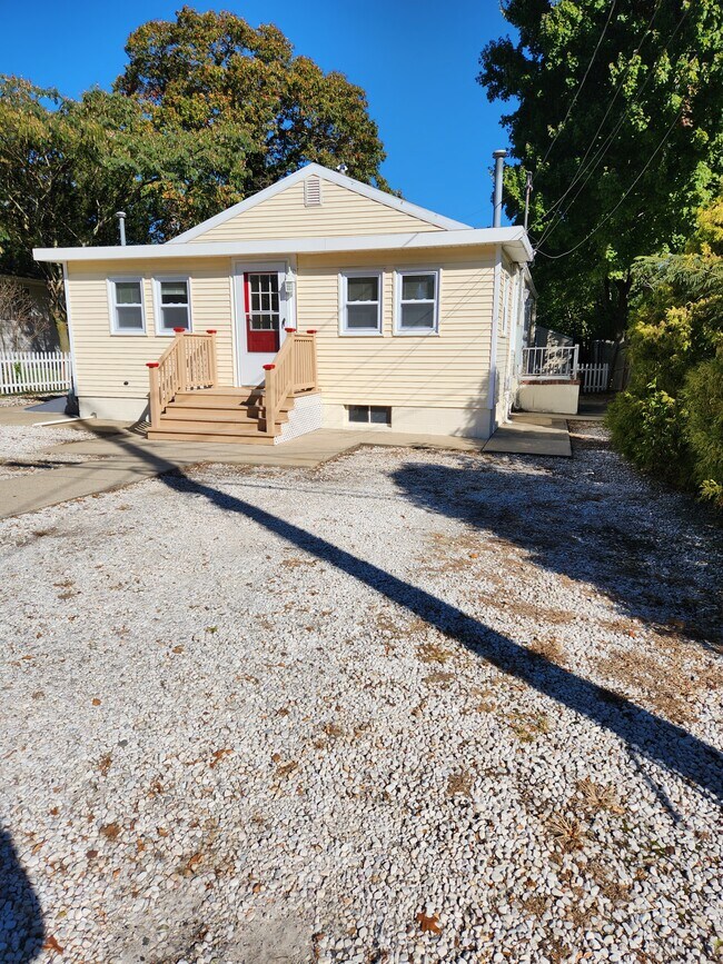 1634 Abbott Ave Unit A, Toms River, NJ 08753 Apartments in Toms River, NJ