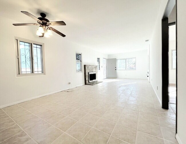 Foto del edificio - 439 W Buckthorn St