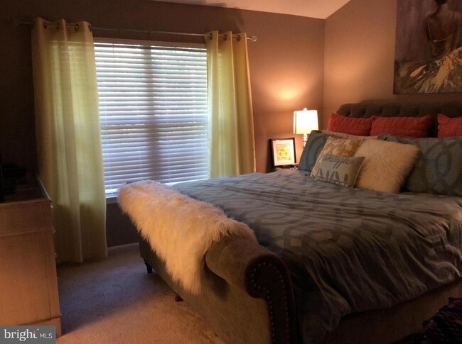 Foto del edificio - 6133 Lands End Ct
