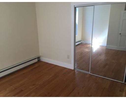 Foto del edificio - 583 E 4th St