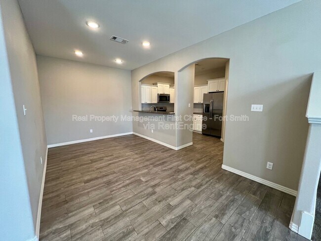 Foto del edificio - 9802 Mylea Cir