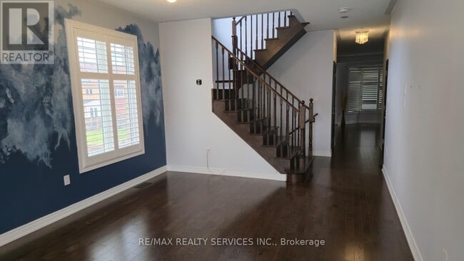 Building Photo - 92 Allegro Dr