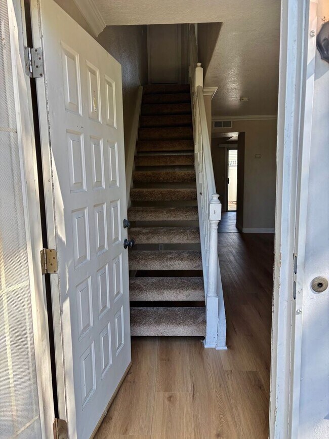 Building Photo - 5640 Riverside Dr