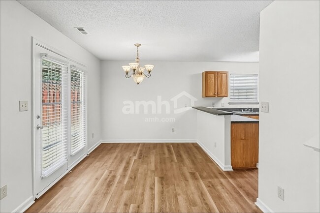 Building Photo - 7316 Aragorn Ln