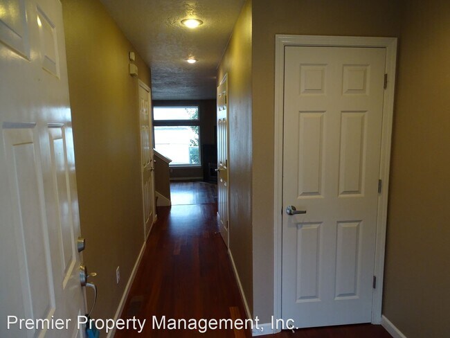 Foto del edificio - 1457 SE Columbia Way