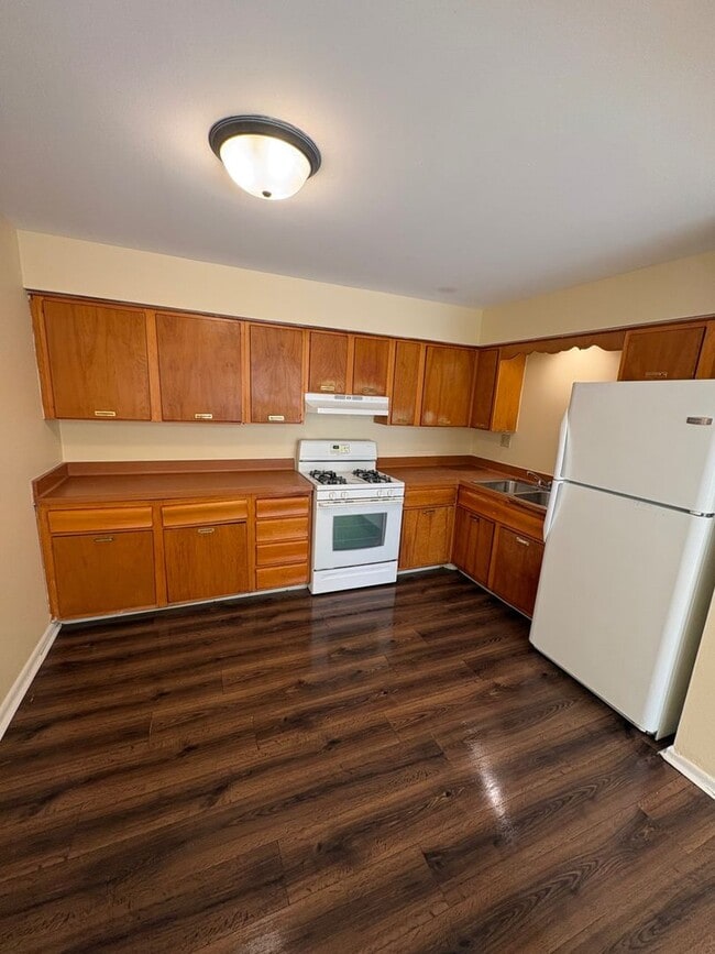 Interior Photo - 3432-3436 Harrison Ave