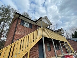 Building Photo - 2570 Green Oaks Ct SE