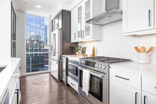 Building Photo - The Huntley Luxury Apartments