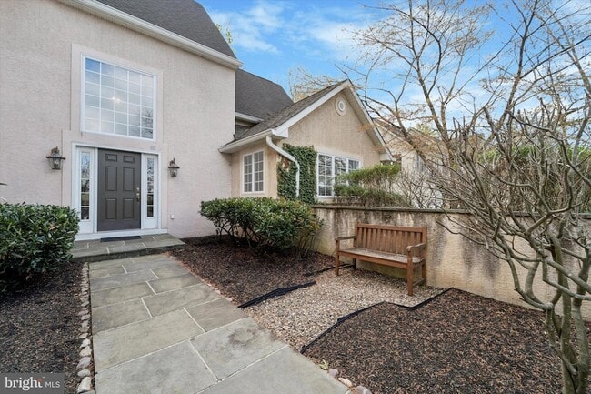 Building Photo - 811 Crooked Ln