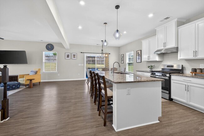 Building Photo - 201 Devon Fields Dr