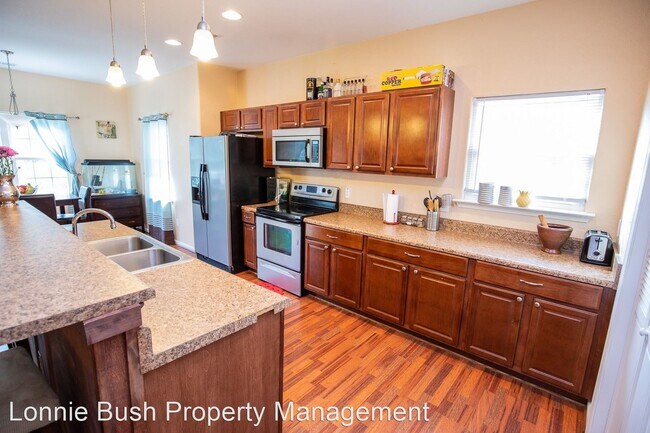 Building Photo - 3 br, 2 bath House - 801 Leake St