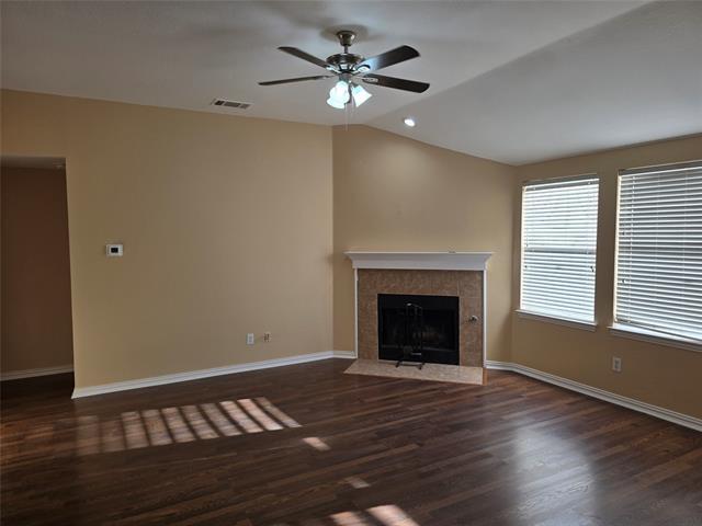 Foto del edificio - 224 Bluefinch Dr