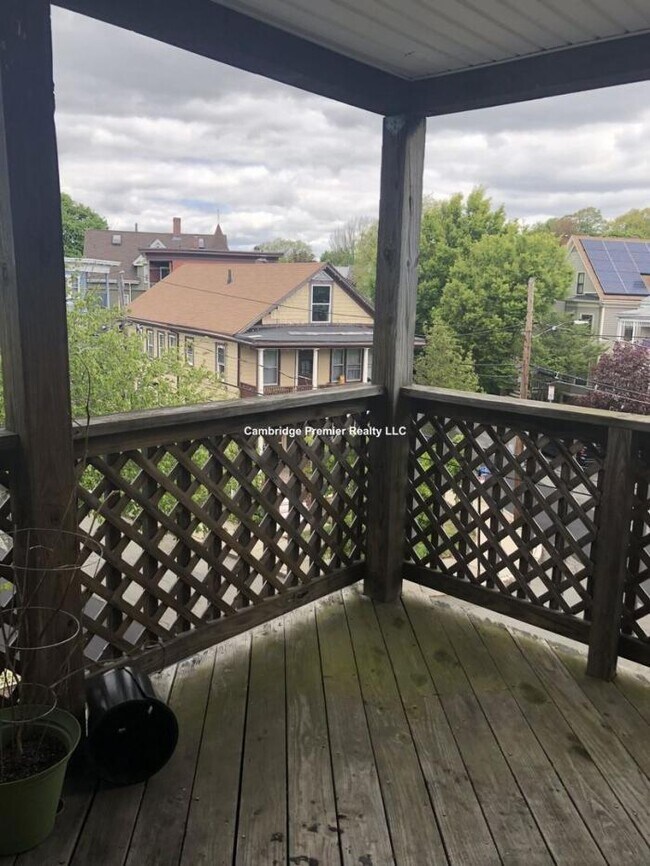 Building Photo - 4 bedroom in Somerville MA 02145