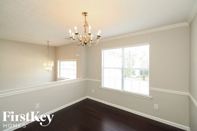 Building Photo - 576 Rosewood Cir