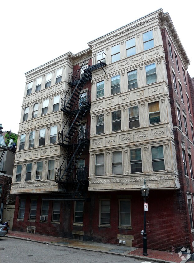 Building Photo - 112 Myrtle St