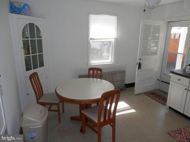 Foto del edificio - 1467 Pennington Rd