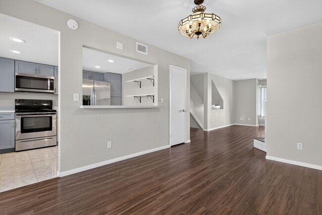 Building Photo - 841 America Way
