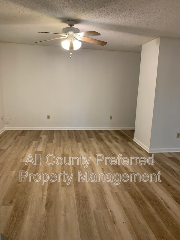 Foto del edificio - 3555 Sable Palm Ln