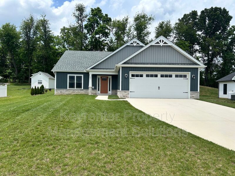 Foto principal - 185 Lindburgh Dr