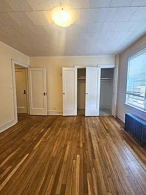 Foto del edificio - 3 bedroom in ASTORIA NY 11103