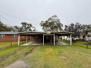 Building Photo - 615 E Butler St