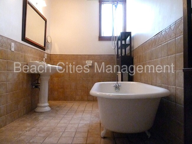 Foto del edificio - 637 1/2 Linden Ave