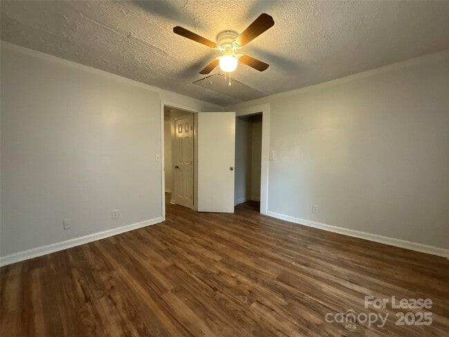 Building Photo - 1305 Ragan Ave