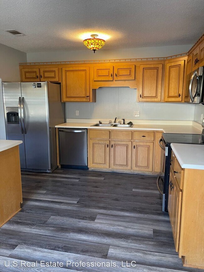 Building Photo - 3 br, 2 bath House - 820 Waterfield Drive