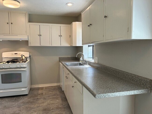 Foto del edificio - 720 Woodland St