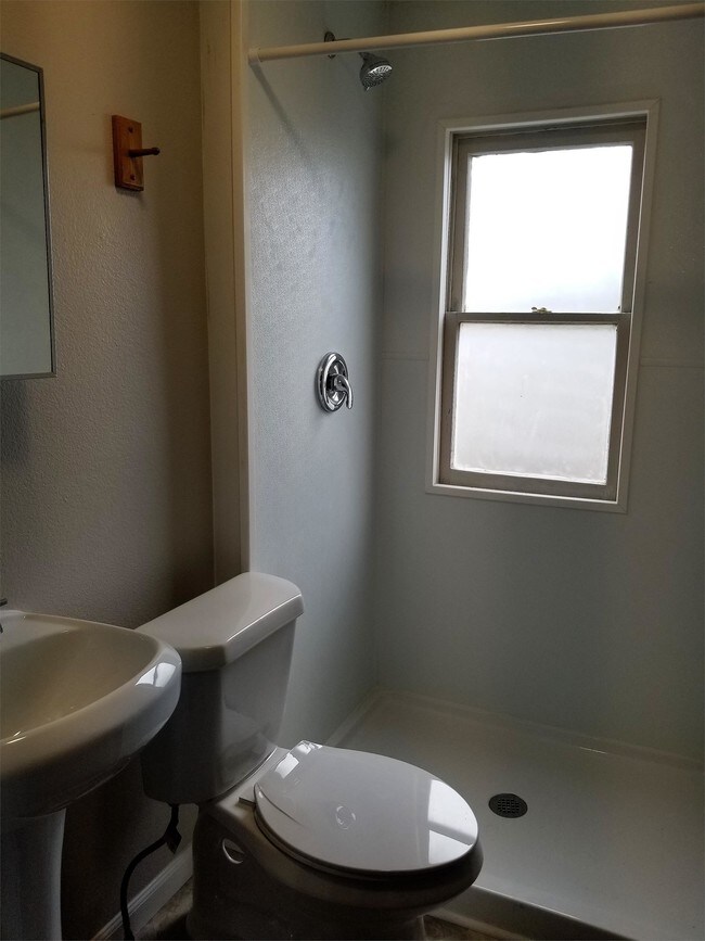 Building Photo - 308 Lime Ave