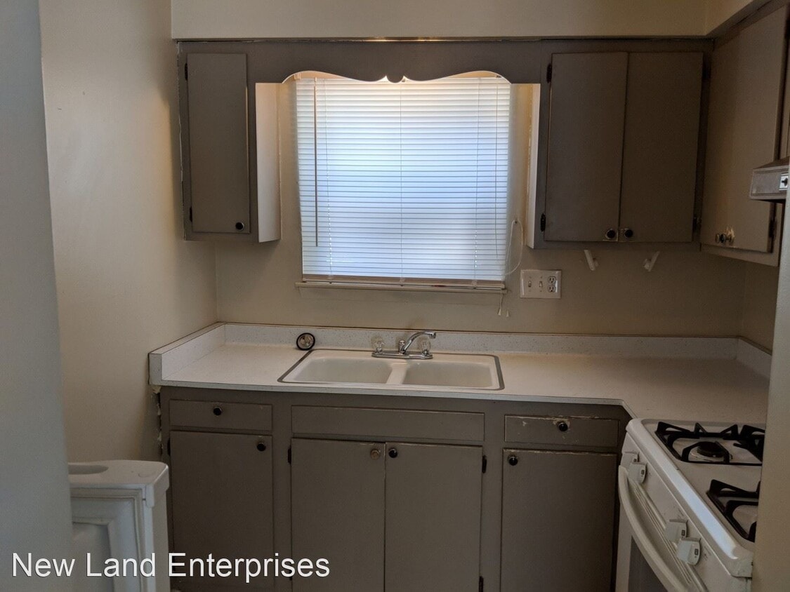 2705 N Oakland Ave, Milwaukee, WI 53211 Room for Rent in Milwaukee