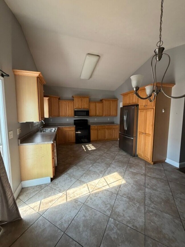 Foto del edificio - 410 Goldenrod Dr