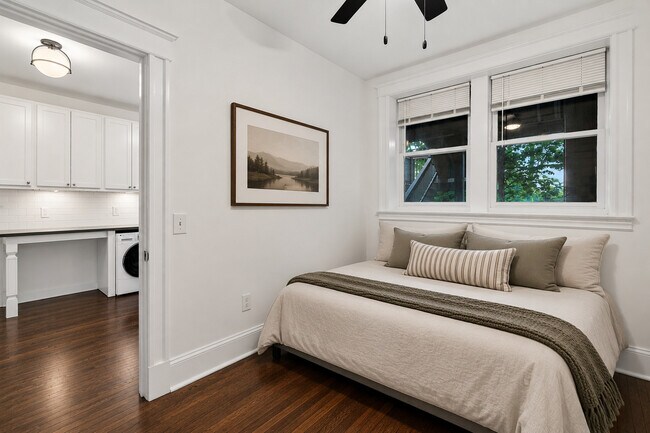 Foto del edificio - 5744-5750 Pershing Ave