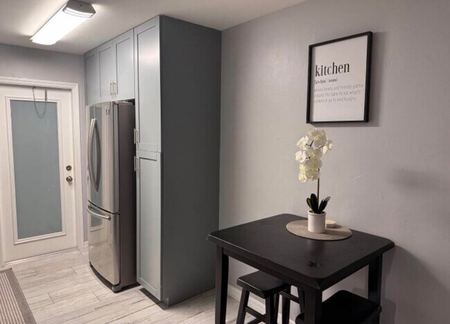 Foto del edificio - 136 Akron St