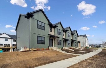 Building Photo - 4749 Preston Ln