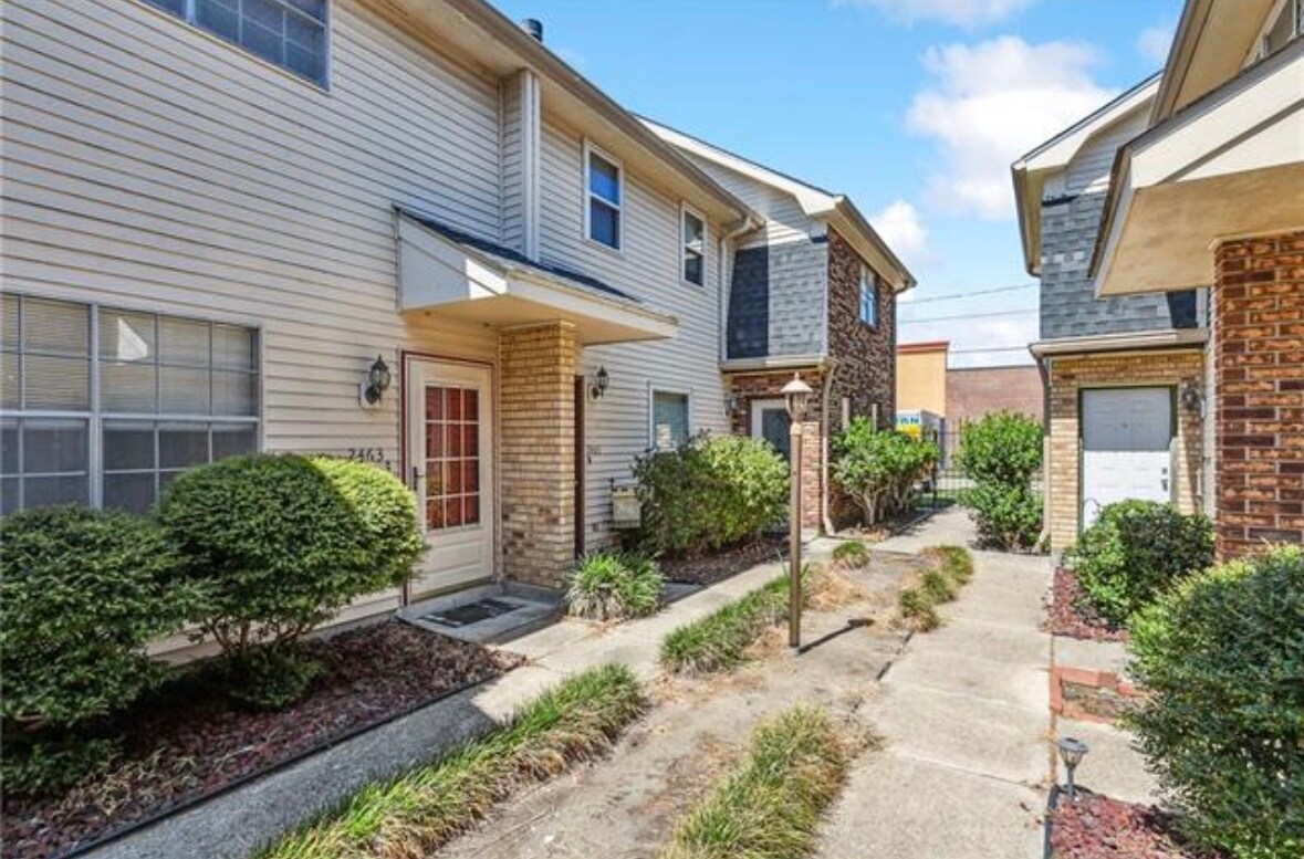Foto principal - 2463 Idaho Ave