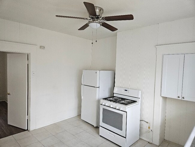 Building Photo - 1 Bedroom - 1 Bathroom in Hillcrest