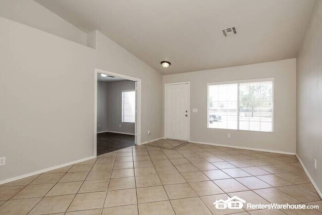 Building Photo - Stunning 4 bedroom with 3 car garage!