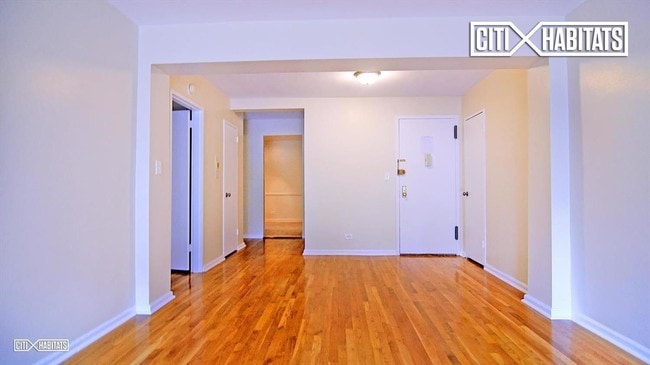 Building Photo - 3462 Jerome Ave