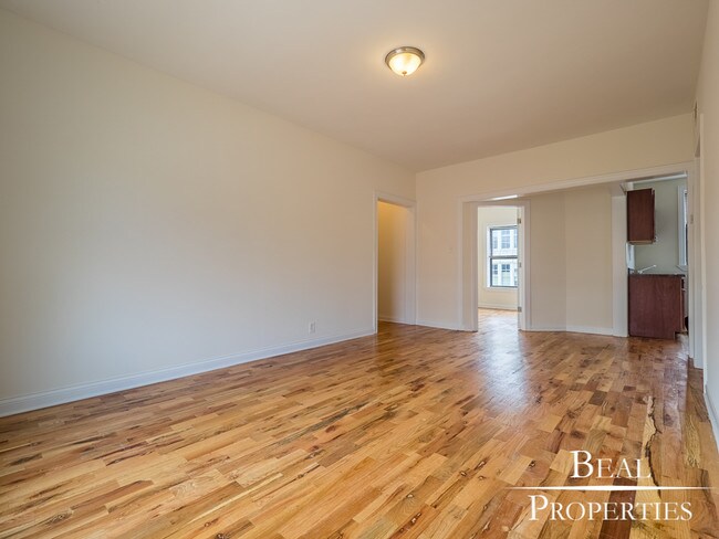 Foto del edificio - 813 W Waveland Ave