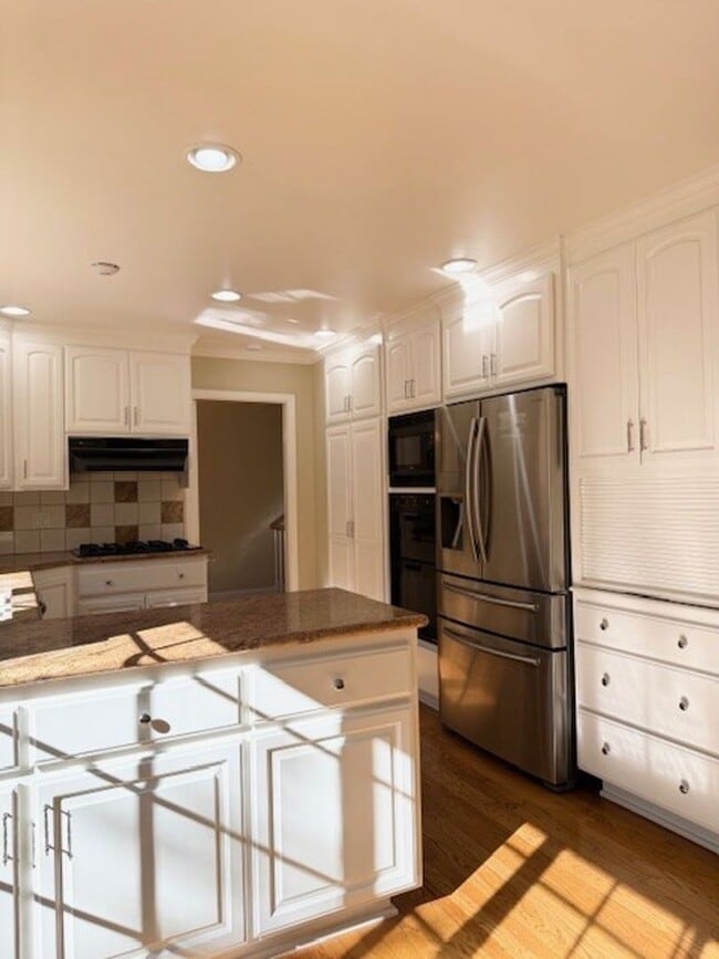Building Photo - Beautiful 4 Bedroom 2.5 Bath Home in Montevideo Community