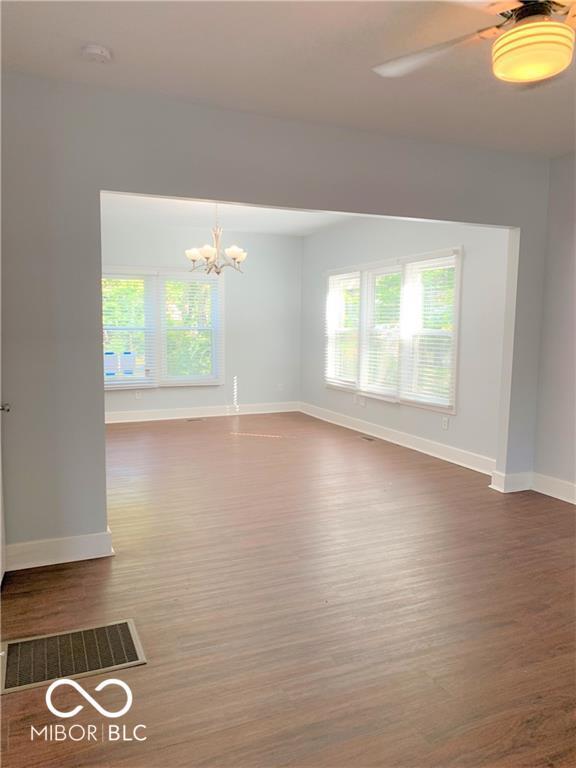 Foto del edificio - 3621 N Kenwood Ave