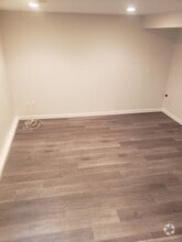 Building Photo - 6187 150 St