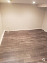Building Photo - 6187 150 St