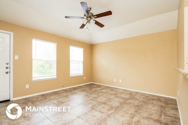 Foto del edificio - 1611 Emily Ln