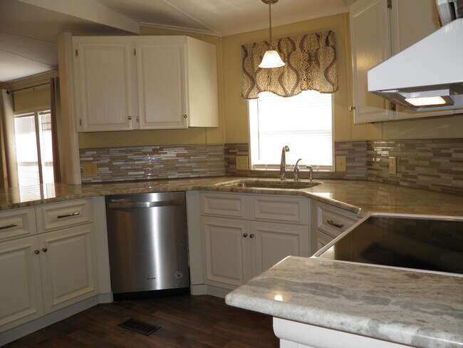 Foto del edificio - 810 Gibson Rd